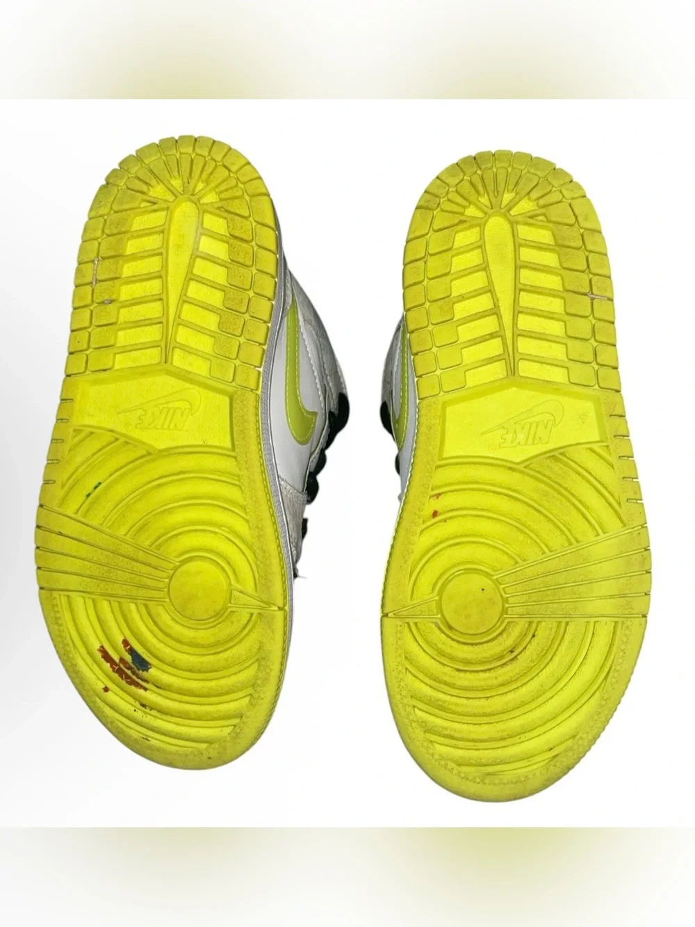 Nike Jordan 1 Mid wraped Swoosh Kids' Sneakers in White and Yellow